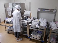 写真：支援物資提供の様子1