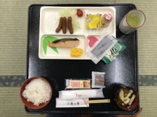 朝食の様子