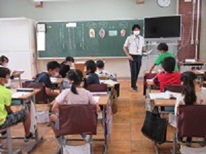 3年