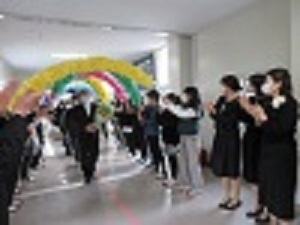 送り