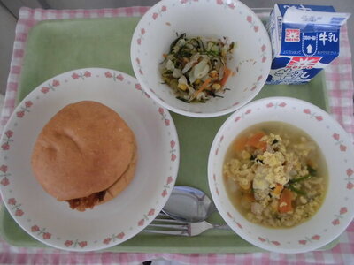 給食