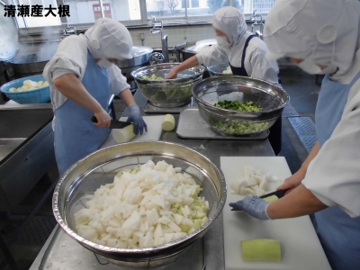 給食