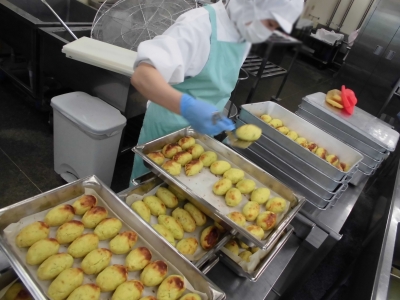 給食