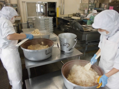 給食