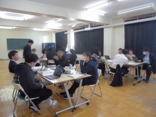 校内研究