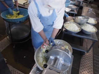 給食