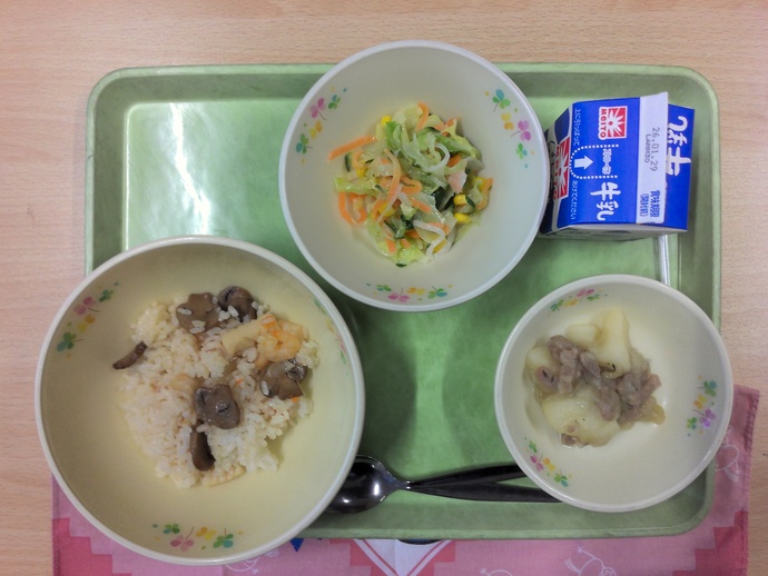 給食