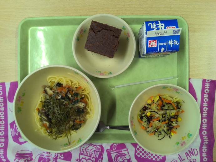 給食
