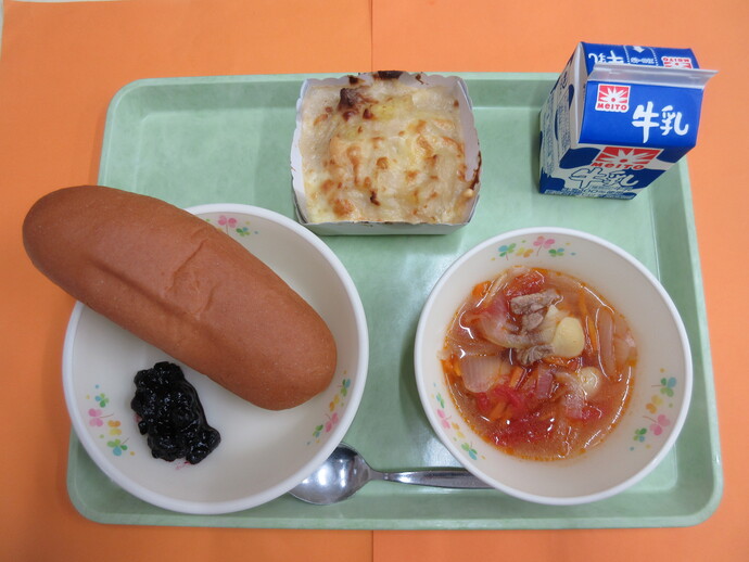 9月30日　コッペパン ブルーベリージャム ミネストラスープ ポテトグラタン 牛乳