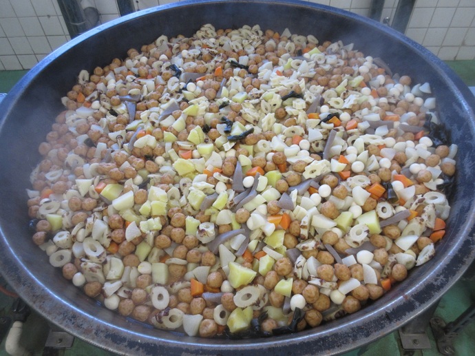 おでん煮込み中