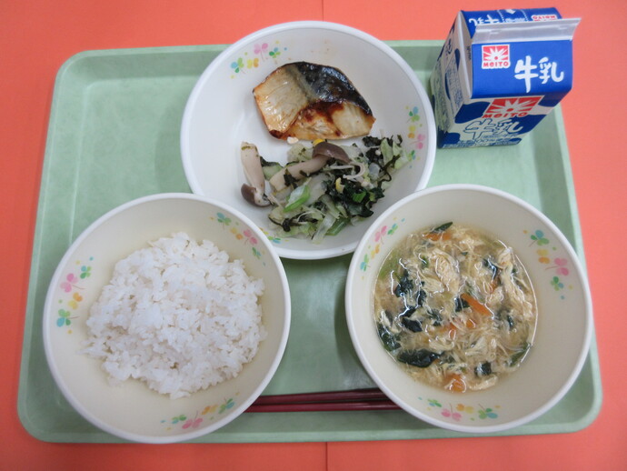 5月28日 ご飯 むらくも汁 さばの文化干し 磯あえ 牛乳