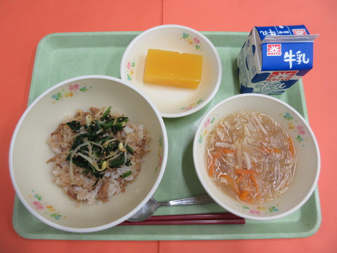9月14日の給食 ビビンバ 春雨スープ みかんかん 牛乳