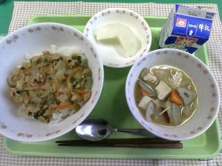 給食